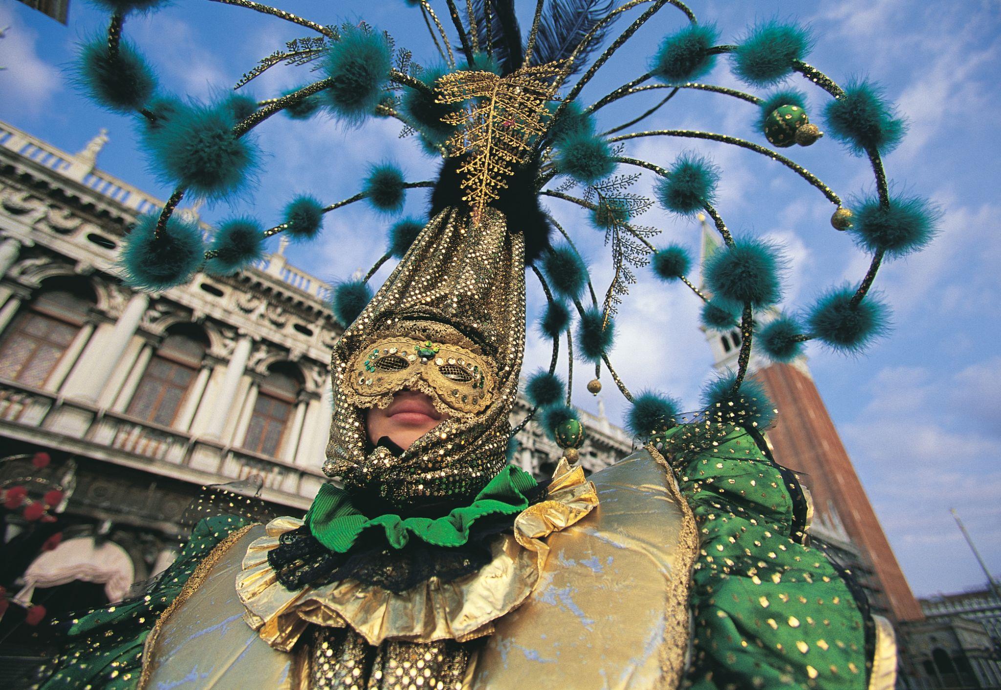 Carnival in Venice, lost in masks and time